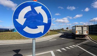 Też trąbisz gdy ktoś tak zjeżdża z ronda? Przeczytaj, to przestaniesz