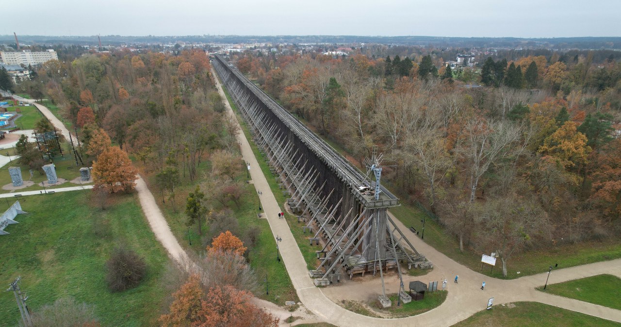 Tężnie solankowe w Ciechocinku. Zaskakują skalą i bogatą historią /Andrzej Zbraniecki/East News /East News