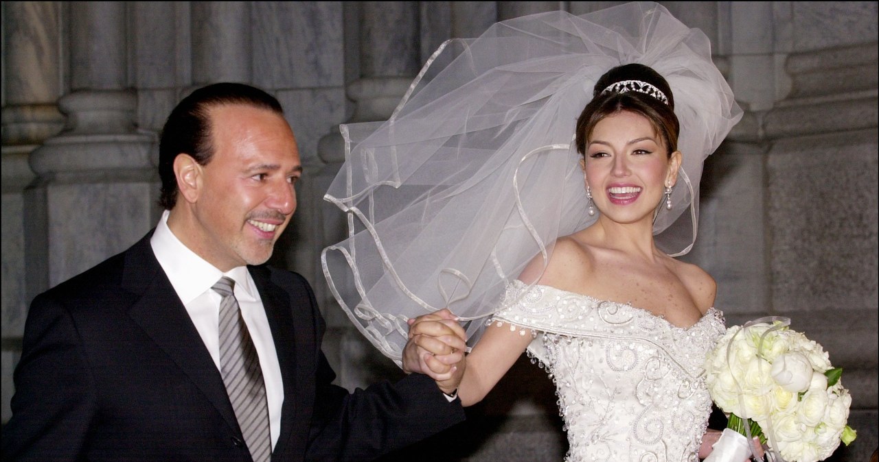 Thalia i Tommy Mottola w dnu ślubu /DAVID LEFRANC /Getty Images