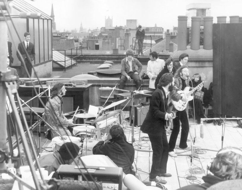 The Beatles podczas koncertu z 1969 roku na dachu w centrum Londynu /Evening Standard/Hulton Archive /Getty Images