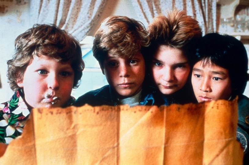 "The Goonies": Jeff Cohen, Sean Astin, Corey Feldman, Ke Huy Quan (aka Jonathan Ke Quan), 1985. /Warner Bros/Courtesy Everett Collection/Everett Collection/East /East News