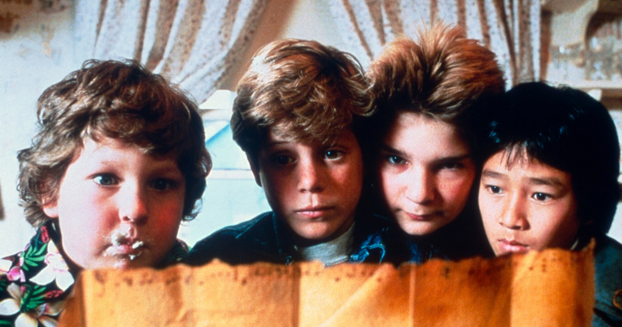 "The Goonies": Jeff Cohen, Sean Astin, Corey Feldman, Ke Huy Quan (aka Jonathan Ke Quan), 1985. /Warner Bros/Courtesy Everett Collection/Everett Collection/East /East News