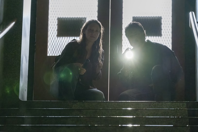 "The Last of Us": Anna Torv jako Tess i Pedro Pascal jako Joel /HBO