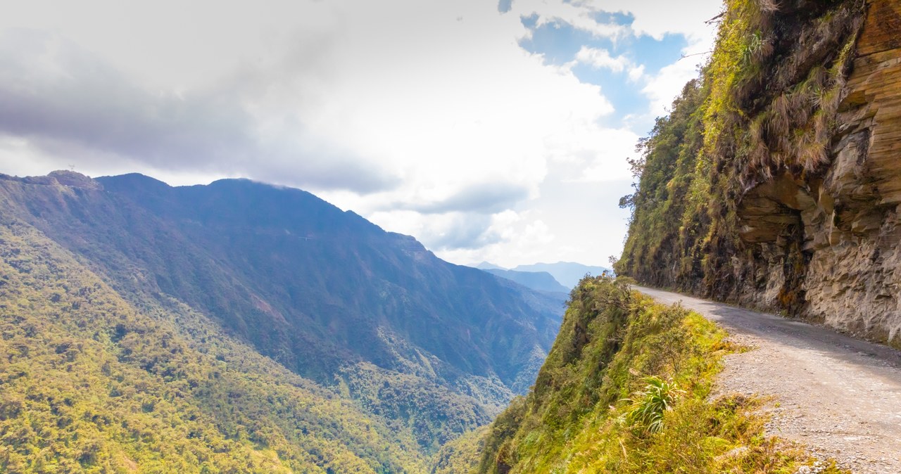 the North Yungas Road w Boliwii jest uważana za najbardziej niebezpieczną drogę świata /123RF/PICSEL