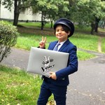 "The Voice Kids" po raz czwarty. To on zastąpi Jana Dąbrowskiego. Kim jest Oliwier Szot? [DATY, TRENERZY, TRANSMISJA]