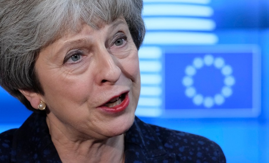 Theresa May apeluje do Brytyjczyków o poparcie Brexitu /OLIVIER HOSLET /PAP/EPA