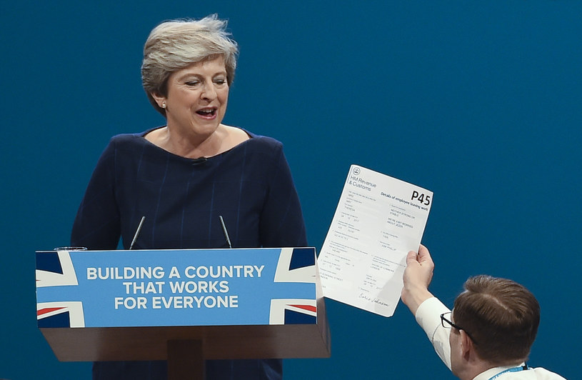 Theresa May otrzymuje "wypowiedzenie" /AFP