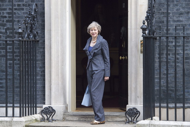 Theresa May przed wejściem na Downing Street 10 /WILL OLIVER  /PAP/EPA