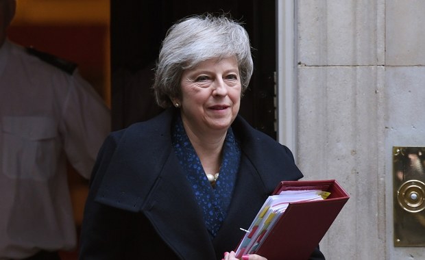 Theresa May zwyciężyła. Pozostanie premierem