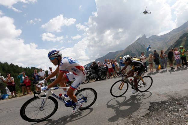 Thibaut Pinot (z lewej) /Kim Ludbrook  /PAP/EPA