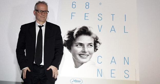 Thierry Fremaux na tle plakatu tegorocznej edycji festiwalu w Cannes /AFP