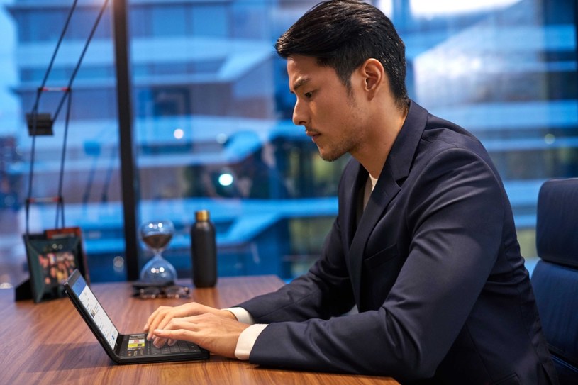 ThinkPad X1 Fold oferuje zupełnie nowe możliwości obsługi /materiały promocyjne