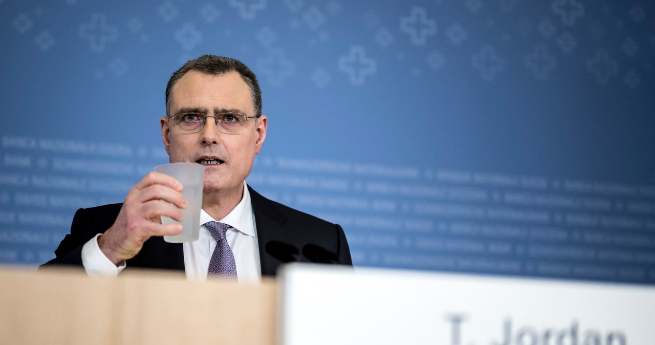 Thomas Jordan zapowiedział  rezygnację z funkcji prezesa SNB /FABRICE COFFRINI / AFP /AFP