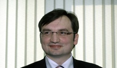 Thun ponownie wzywa Ziobrę do debaty
