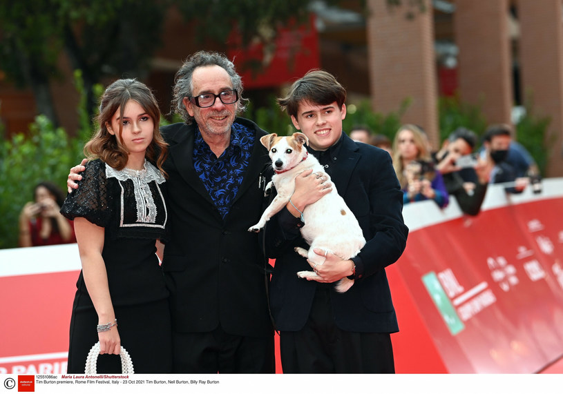 Tim Burton z dziećmi na Festiwalu Filmowym w Rzymie (2021) /Maria Laura Antonelli/Shutterstock /East News