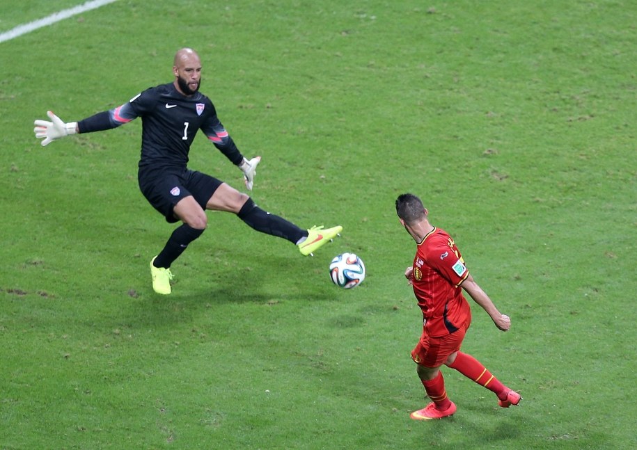 Tim Howard w akcji /ALI HAIDER   /PAP/EPA