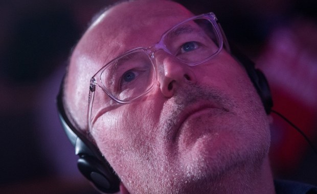 Timmermans ostrzega Polskę ws. sędziów