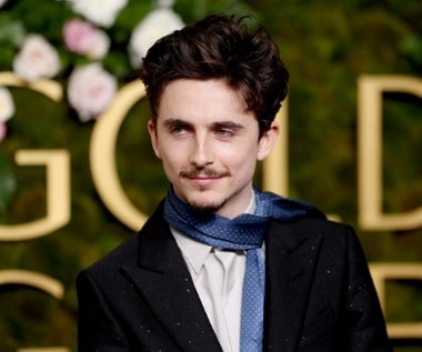 Timotheé Chalamet na ceremonię zabrał ukochaną. Nie szczędzili sobie czułości