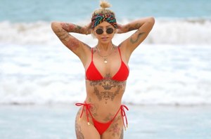 Tina Louise kusi fanów fotkami w bieliźnie! 
