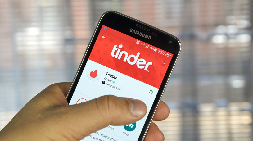 Tinder pozostaje najpopularniejszą apką randkową - czy jest to bezpieczna platforma? /123RF/PICSEL