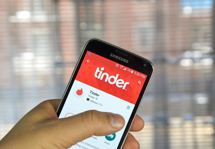 Tinder to jedna z najpopularniejszych aplikacji randkowych /123RF/PICSEL