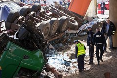 Tir zderzył się z trolejbusem w Gdyni. Zginęły dwie osoby