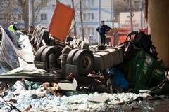 Tir zderzył się z trolejbusem w Gdyni. Zginęły dwie osoby