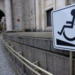 TK: Nie wolno było odebrać świadczeń opiekunom osób niepełnosprawnych