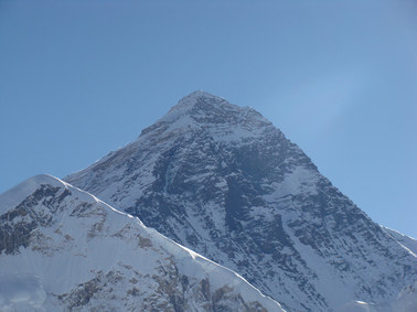 Tłok jak na Krupówkach. 200 osób chce zdobyć w weekend Mount Everest
