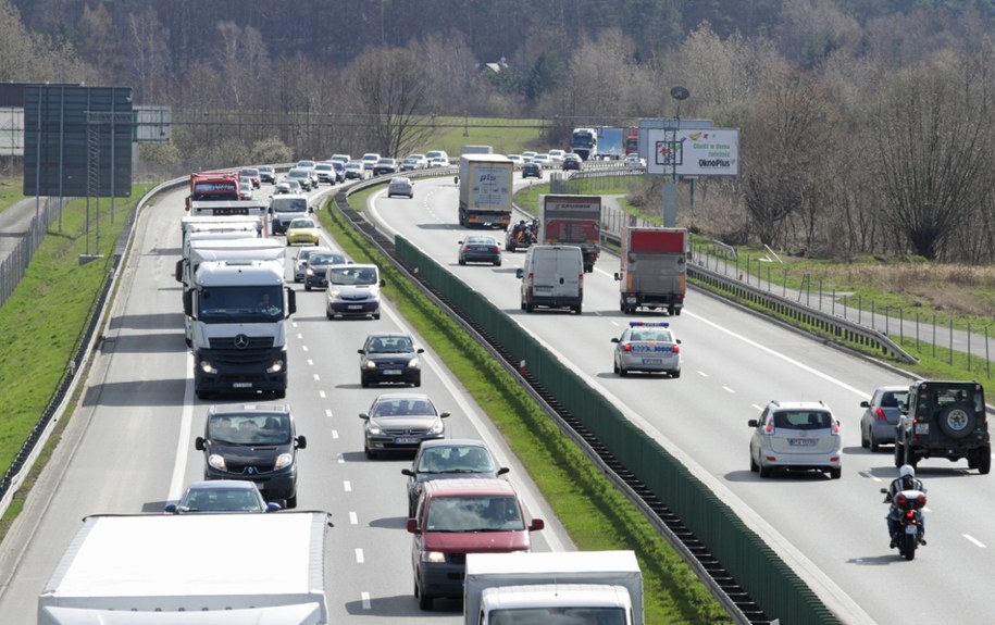 Tłok na autostradzie A4 w stronę Katowic. /Stanisław Rozpędzik /PAP