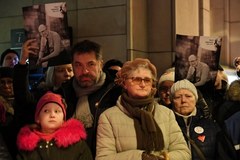 Tłum mieszkańców Gdańska oddaje hołd Pawłowi Adamowiczowi
