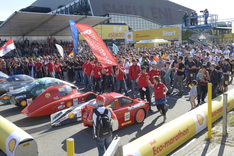 Tłum zebrany podczas wręczania nagród Shell Eco-Marathon Europe 2015 /Informacja prasowa