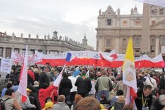 Tłumy na Placu św. Piotra