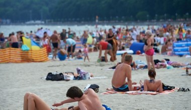 Tłumy na plaży w Gdyni