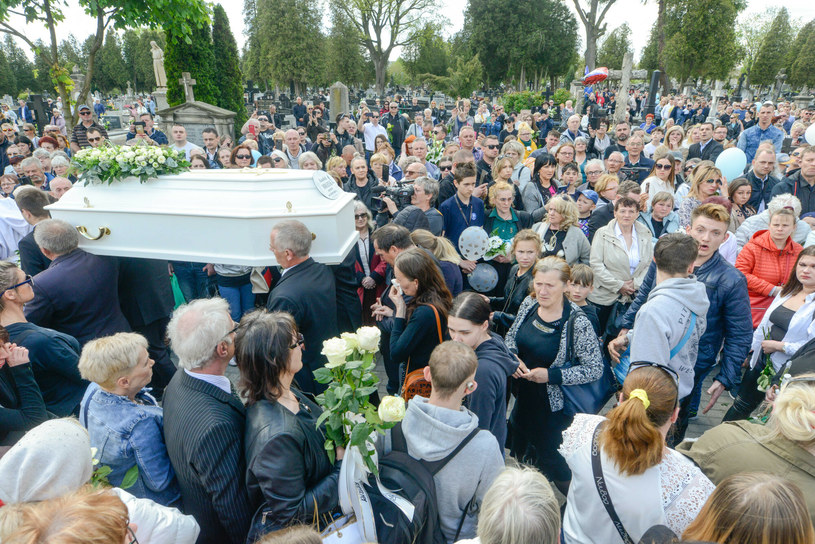 Tłumy na pogrzebie Kamilka z Częstochowy /Tadeusz Wypych /Reporter