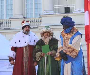 Tłumy na Trakcie Królewskim. Orszak Trzech Króli przeszedł przez Warszawę