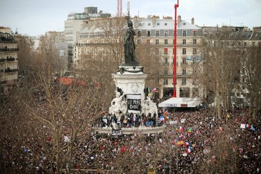 Tłumy na ulicach Paryża. Wielki marsz przeciwko terroryzmowi