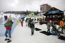 Tłumy narciarzy w Beskidach, na Podhalu i w Sudetach