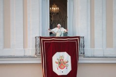 Tłumy pielgrzymów przywitały Benedykta XVI w Castel Gandolfo