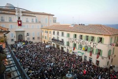 Tłumy pielgrzymów przywitały Benedykta XVI w Castel Gandolfo