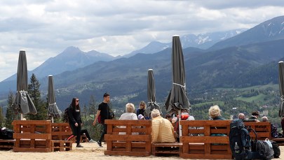 Tłumy turystów w Tatrach. Wiele interwencji ratowników TOPR