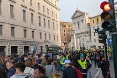 Tłumy w Watykanie. Pogrzeb papieża Franciszka w obiektywie dziennikarzy RMF FM