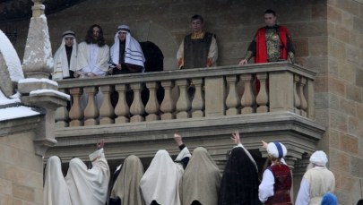 Tłumy wiernych uczestniczyły w Drodze Krzyżowej w Kalwarii Zebrzydowskiej