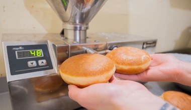 Tłusty czwartek: tanie pączki czy drogie? "Mało kto zastanawia się nad jakością produktu"