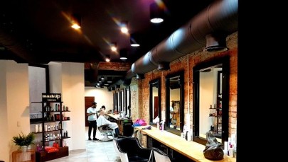 Tną włosy na potęgę! Chcą pobić rekord i zebrać pieniądze dla rehabilitację koleżanki