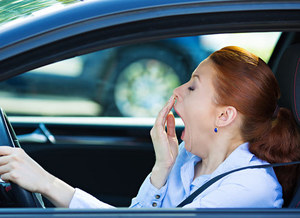 To badanie krwi wykrywa senność u kierowców. Zakaz jazdy po nieprzespanej nocy?