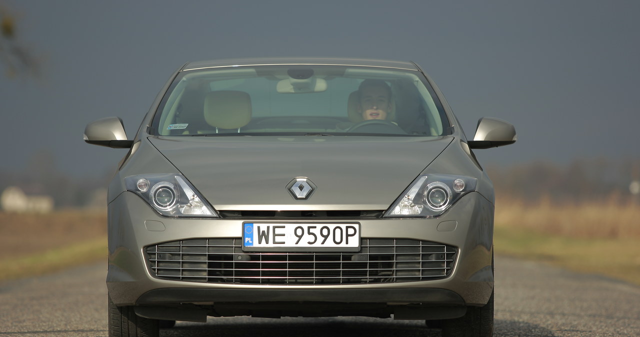 To bardziej nowoczesny samochód niż Peugeot, ale nieznacznie ciaśniejszy i wyraźnie droższy. Polecamy wszystkie silniki za wyjątkiem 3.0 dCi V6. /Motor