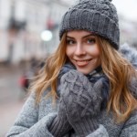 To będzie najmodniejsza czapka nadchodzącej zimy. Elegancka i nie niszczy fryzury