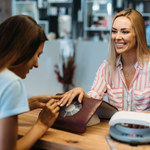 To będzie najmodniejszy manicure jesieni. Już teraz poproś stylistkę o ten kolor 