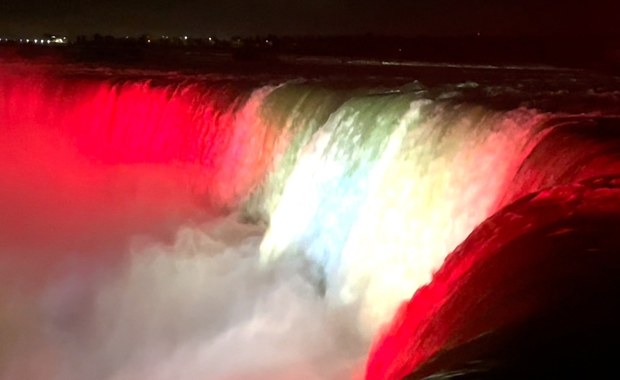 ​To będzie przepiękny widok. Biało-czerwony wodospad Niagara na Dzień Flagi